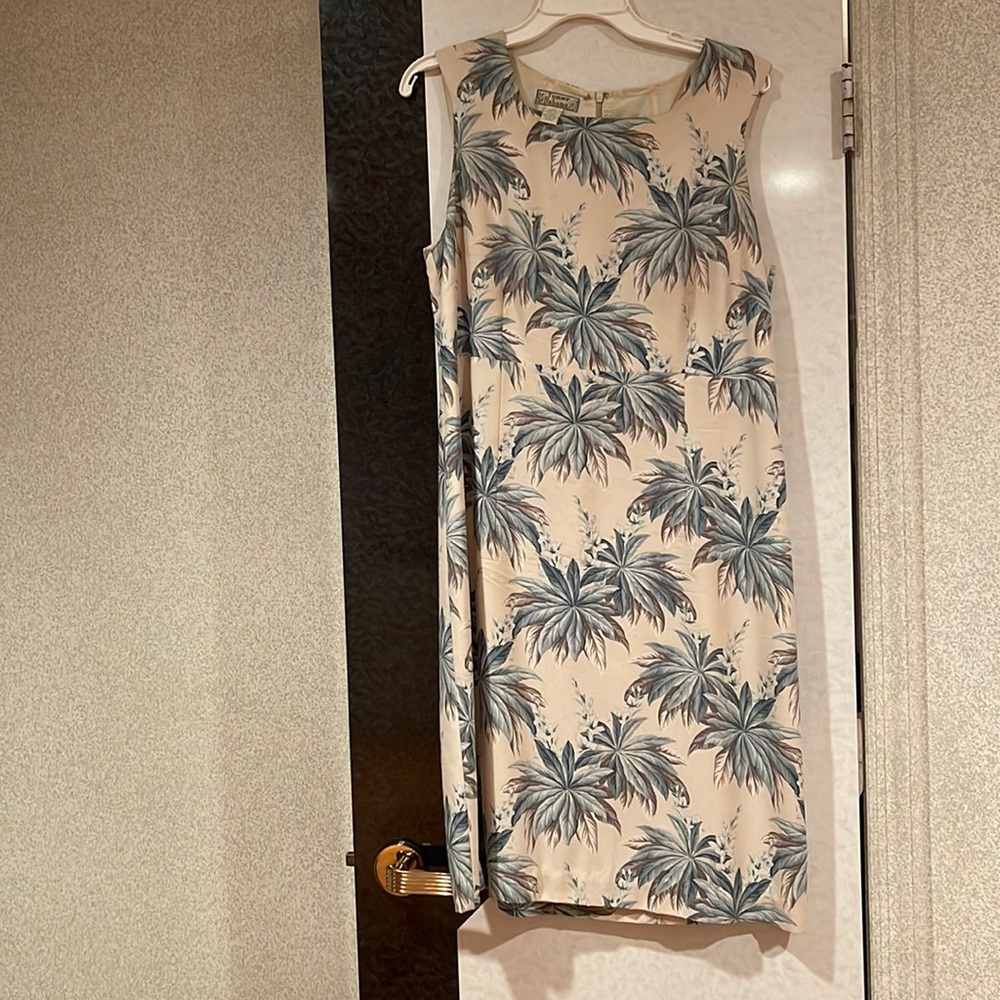 Women’s dress